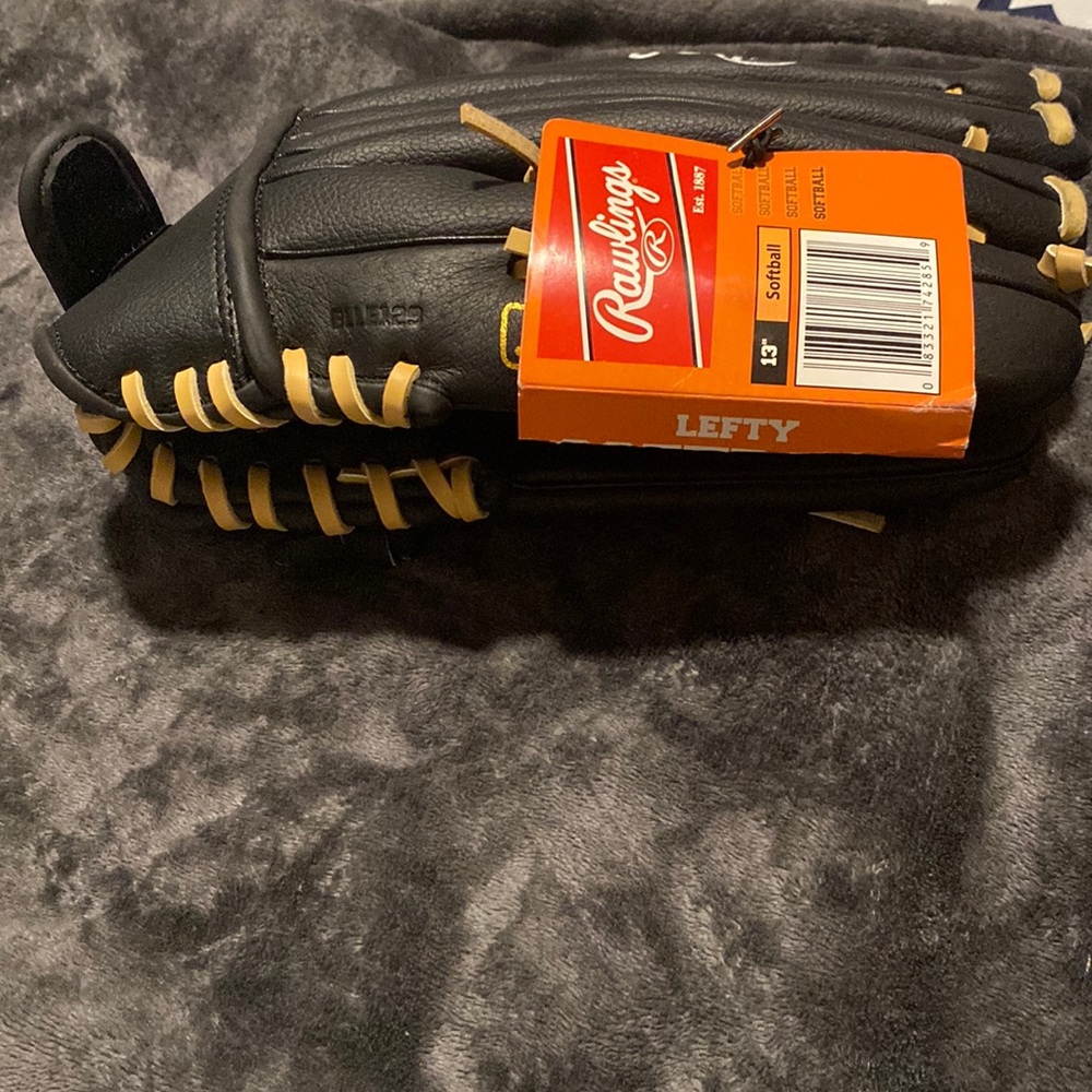 Fitted glove softball glove , 13”, lefty